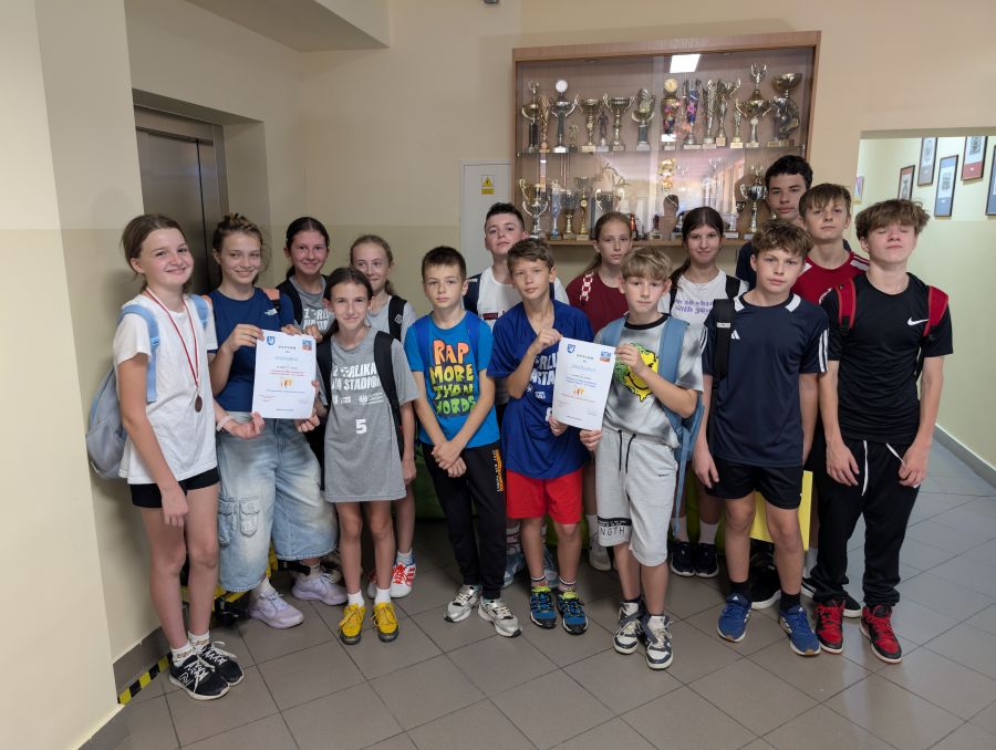 Gminne Zawody w biegach przełajowych - stadion w Zagórzanach