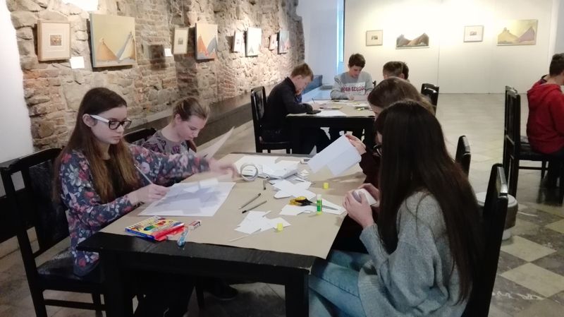 Układamy z klocków historię